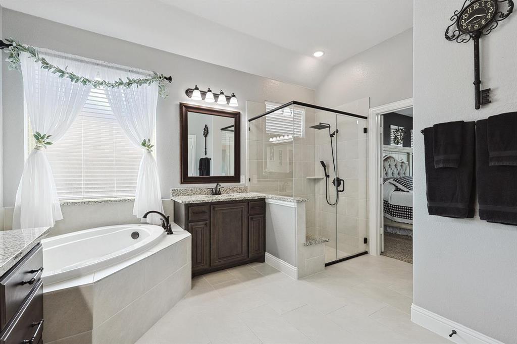 Midlothian, Texas, 76065, United States, 4 Bedrooms Bedrooms, ,3 BathroomsBathrooms,Residential,For Sale,1979860