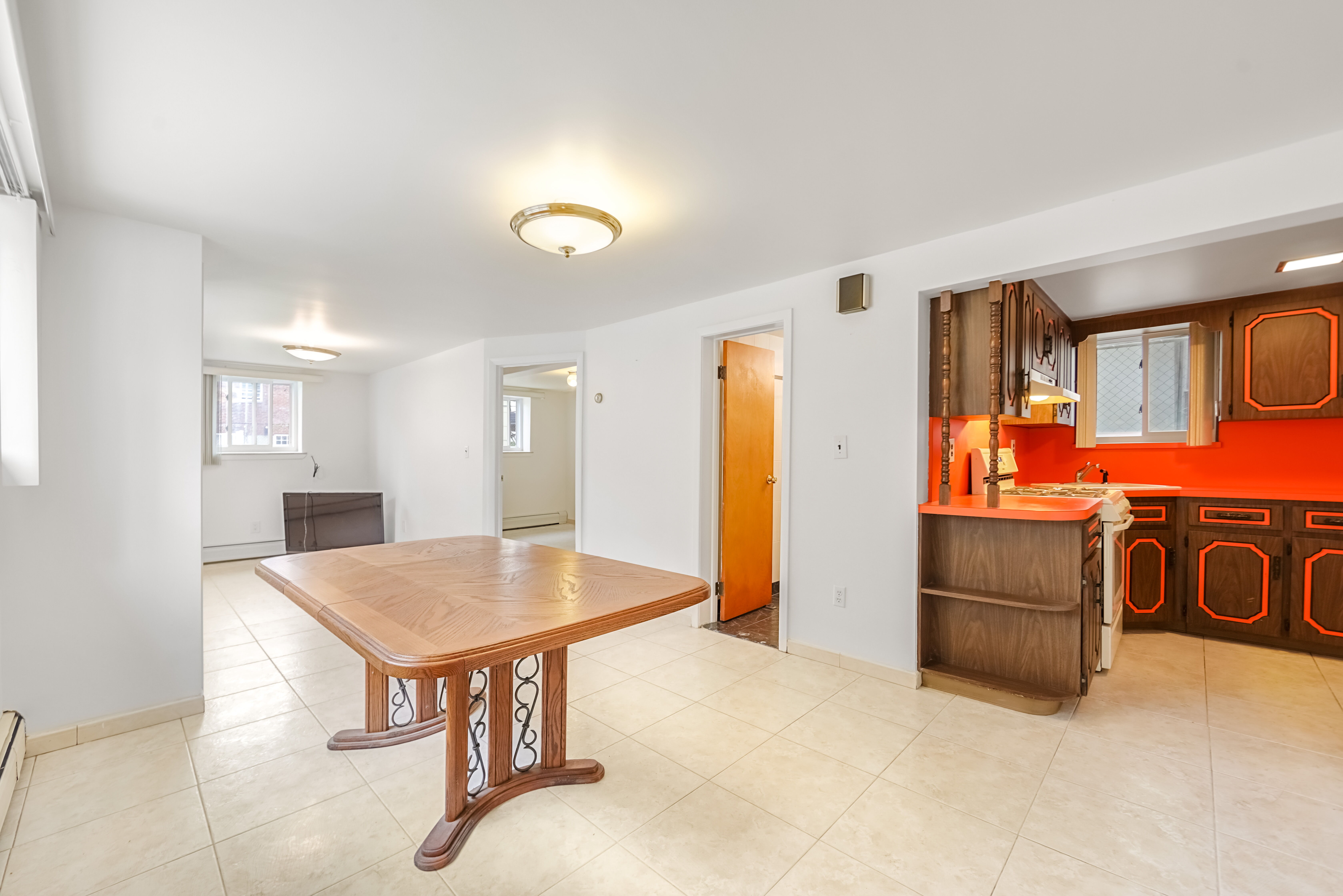 Cliffside Park, New Jersey, 07010, United States, 3 Bedrooms Bedrooms, ,1 BathroomBathrooms,Residential,For Sale,1982827