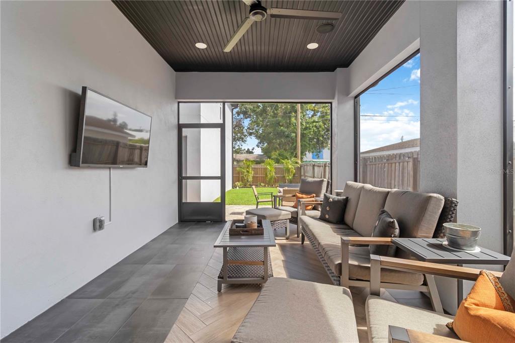 St Petersburg, Florida, 33713, United States, 3 Bedrooms Bedrooms, ,3 BathroomsBathrooms,Residential,For Sale,1898616