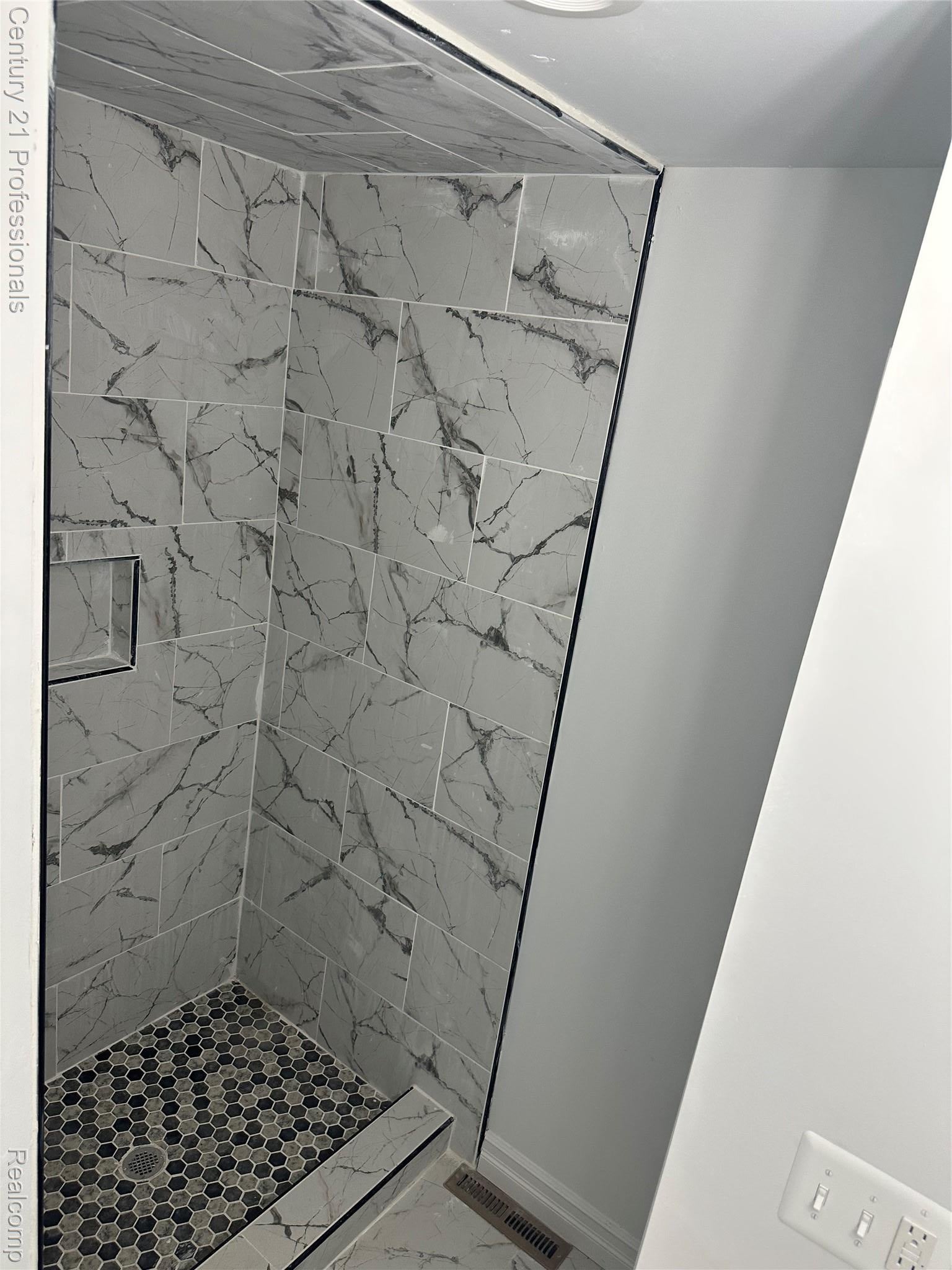 China, Michigan, 48054, United States, 4 Bedrooms Bedrooms, ,2 BathroomsBathrooms,Residential,For Sale,1974308