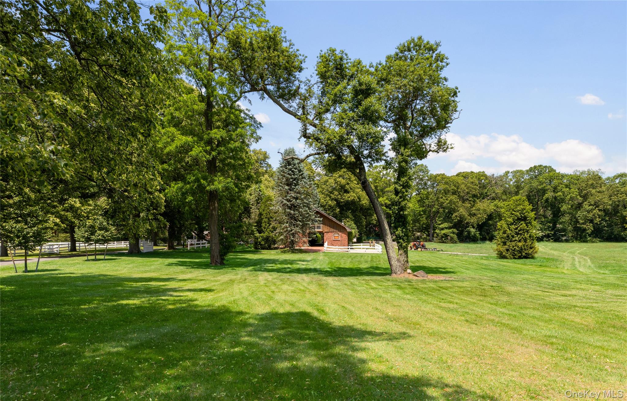  97 A Pound Hollow Road, Old Brookville, NY, 11545 - 物件實景