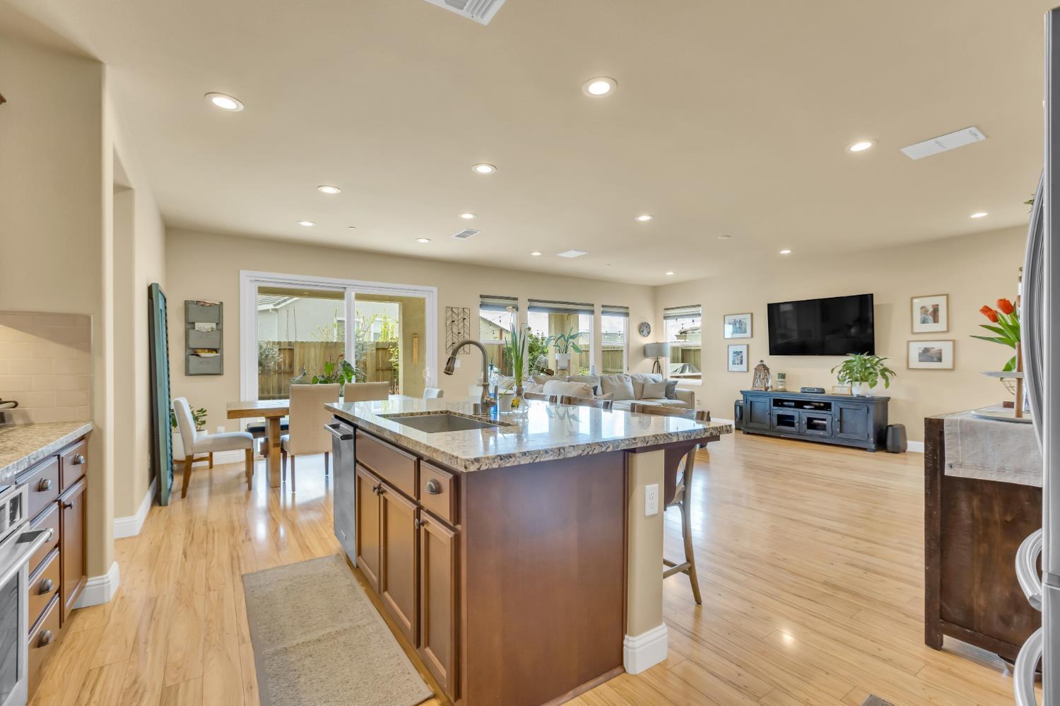 Rocklin, California, 95765, United States, 4 Bedrooms Bedrooms, ,3 BathroomsBathrooms,Residential,For Sale,1914175