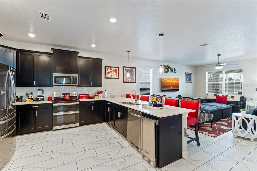 Davenport, Florida, 33896, United States, 8 Bedrooms Bedrooms, ,5 BathroomsBathrooms,Residential,For Sale,1926010