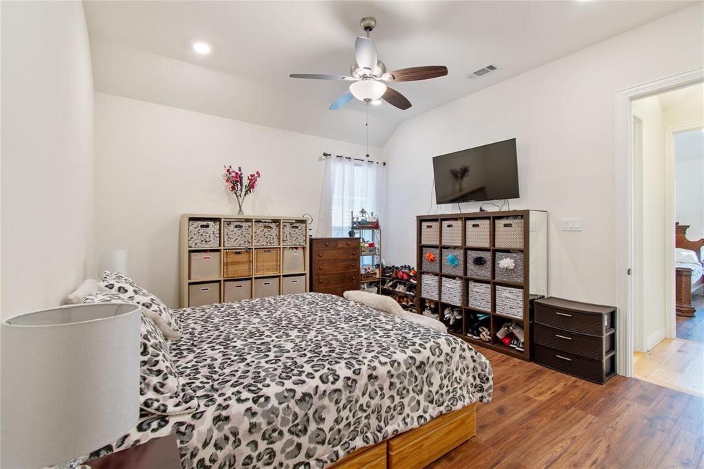 Dallas, Texas, 75212, United States, 3 Bedrooms Bedrooms, ,2 BathroomsBathrooms,Residential,For Sale,2037403