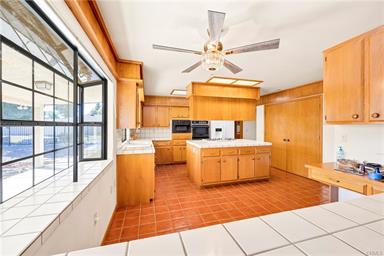 Hemet, California, 92544, United States, 5 Bedrooms Bedrooms, ,3 BathroomsBathrooms,Residential,For Sale,1989117