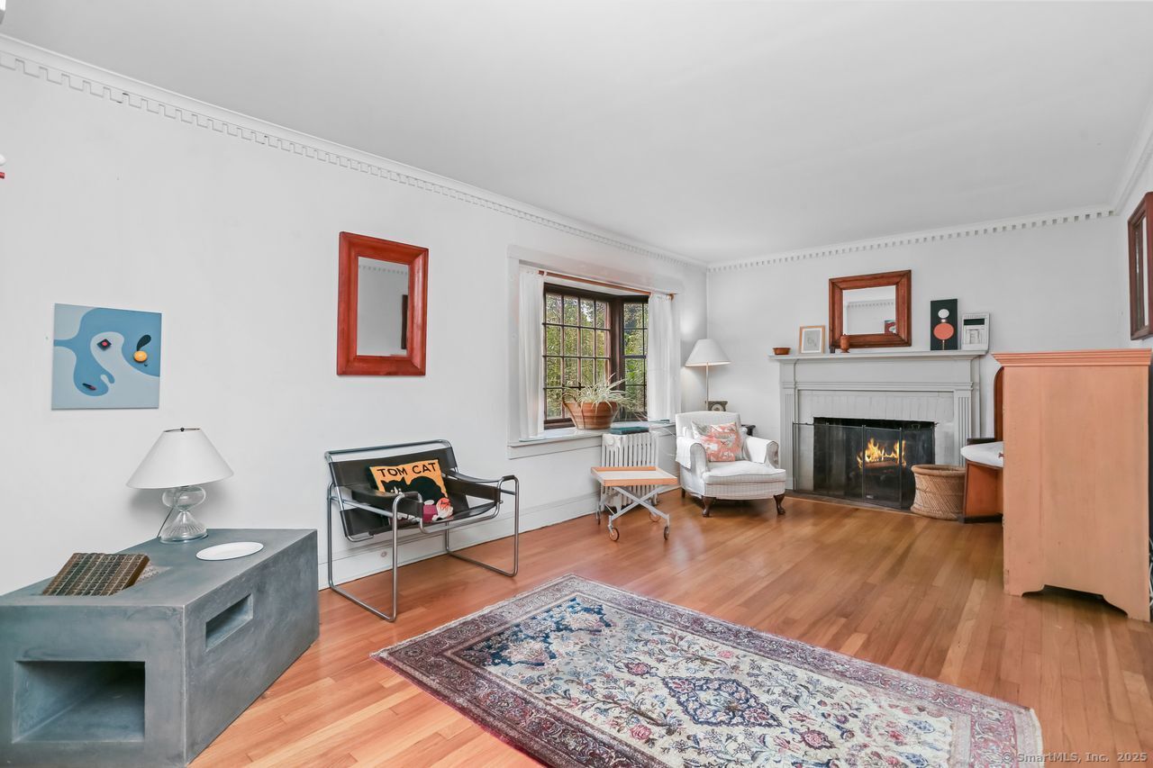 Westport, Connecticut, 06880, United States, 4 Bedrooms Bedrooms, ,3 BathroomsBathrooms,Residential,For Sale,1938739