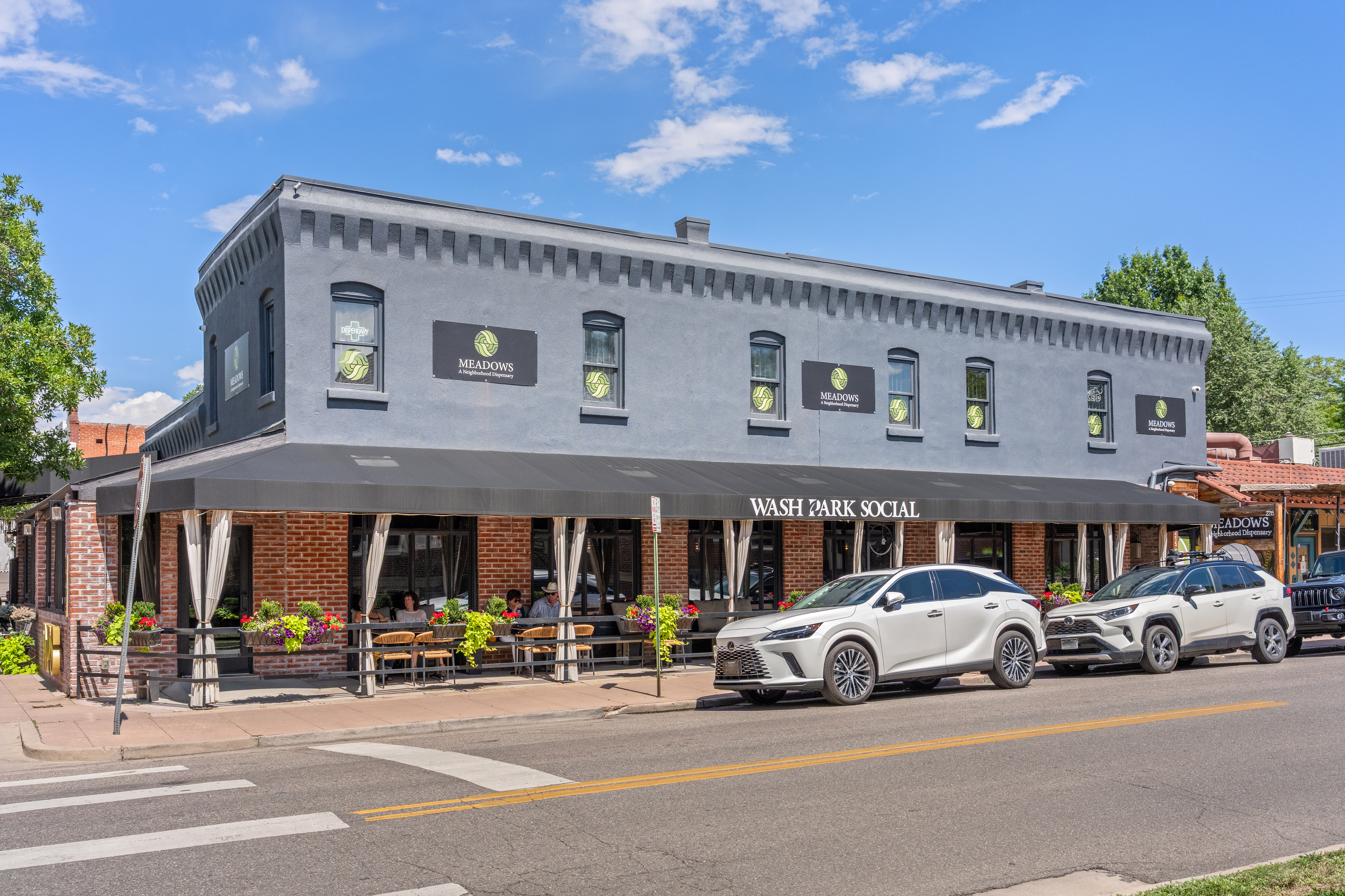  Classic Belcaro Charm Meets Modern, Updated 4-Bedroom, 2-Bath Brick Ranch - 物件實景