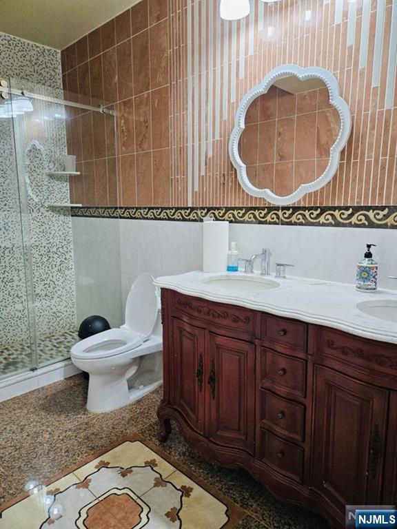 Paramus, New Jersey, 07652, United States, 7 Bedrooms Bedrooms, ,7 BathroomsBathrooms,Residential,For Sale,1905752