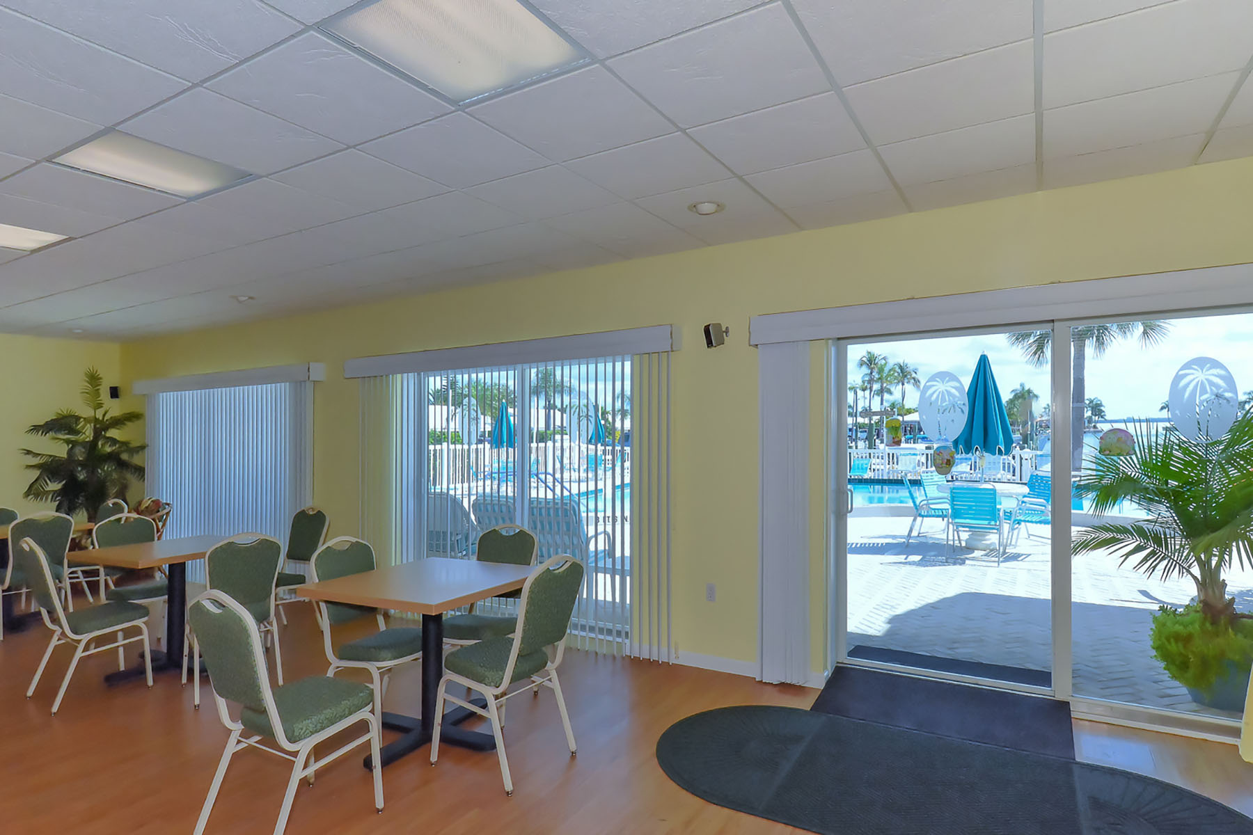  SPANISH MAIN YACHT CLUB CONDO - 物件實景