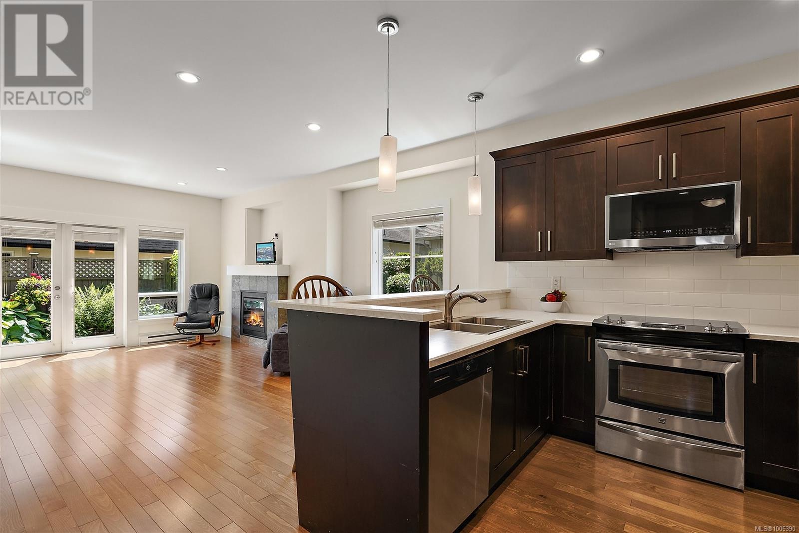 SIDNEY, British Columbia, V8L 2G4, CA, 3 Bedrooms Bedrooms, ,3 BathroomsBathrooms,Residential,For Sale,1885451
