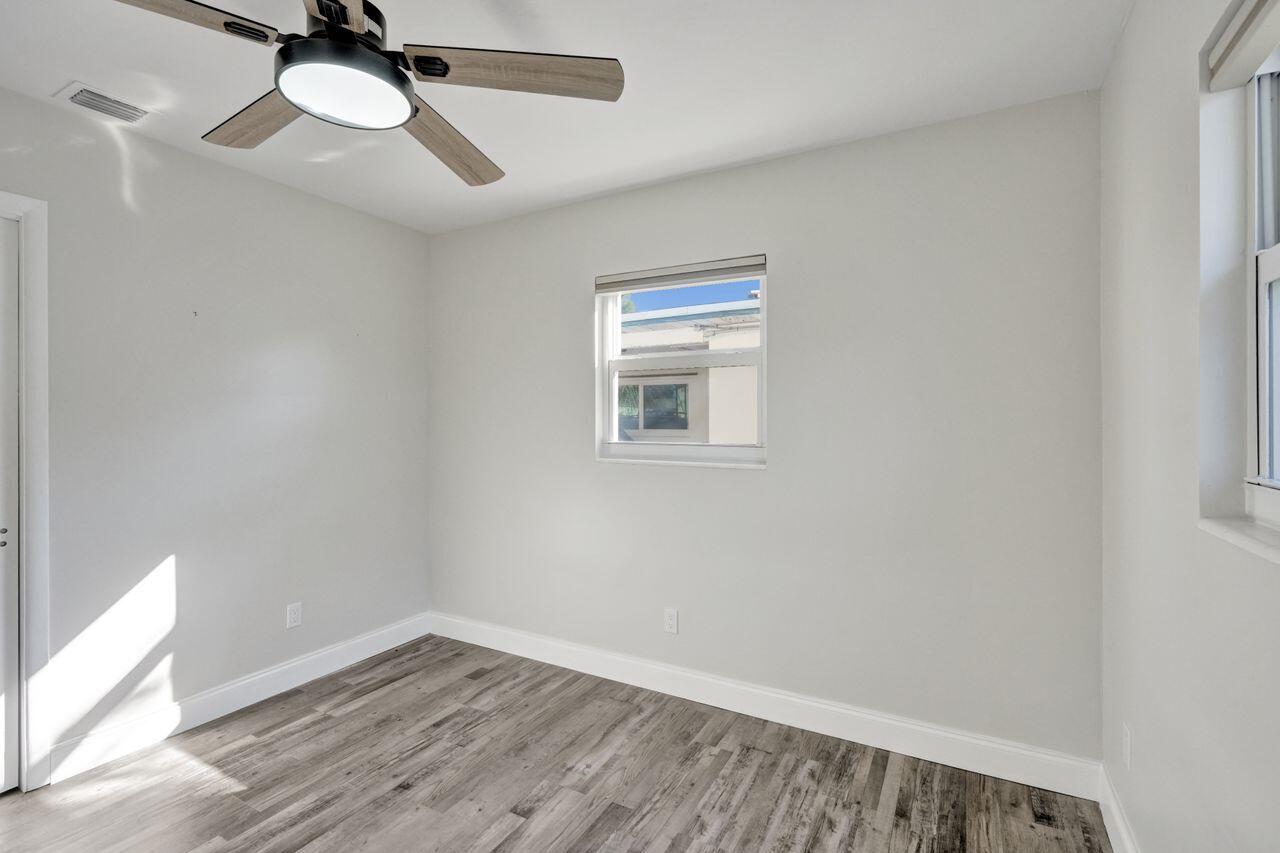 Lake Worth Beach, Florida, 33460, United States, 3 Bedrooms Bedrooms, ,2 BathroomsBathrooms,Residential,For Sale,1992911