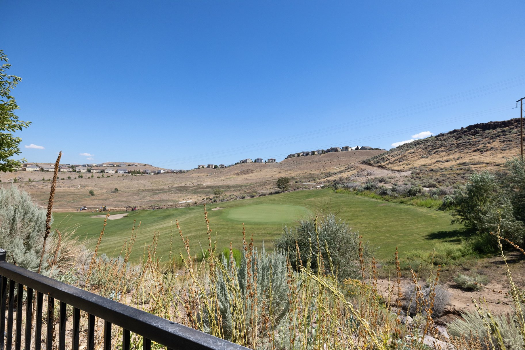  Peaceful Golf Course Living with Stunning Surroundings - 物件實景
