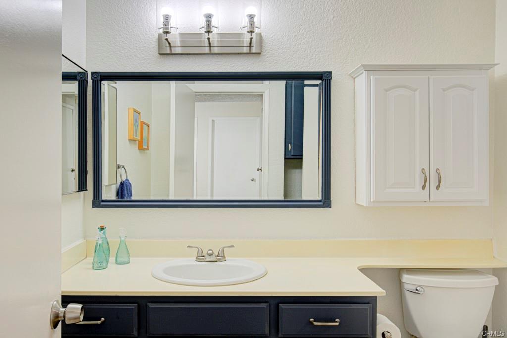 Lake Forest, California, 92630, United States, 2 Bedrooms Bedrooms, ,2 BathroomsBathrooms,Residential,For Sale,1944905