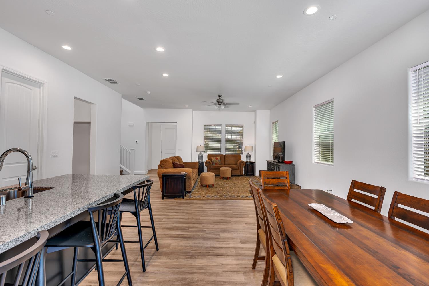 Madera, California, 93636, United States, 4 Bedrooms Bedrooms, ,4 BathroomsBathrooms,Residential,For Sale,1938347