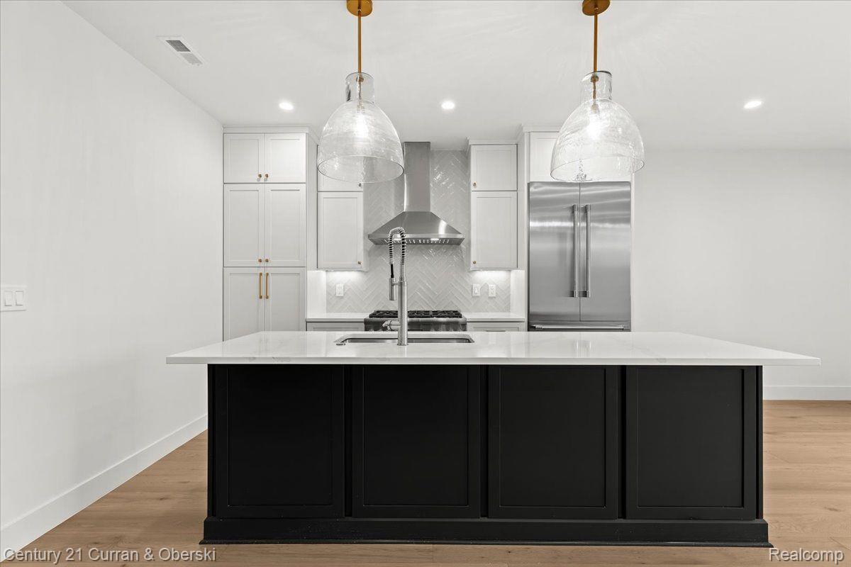 Northville, Michigan, 48167, United States, 2 Bedrooms Bedrooms, ,2 BathroomsBathrooms,Residential,For Sale,1701304