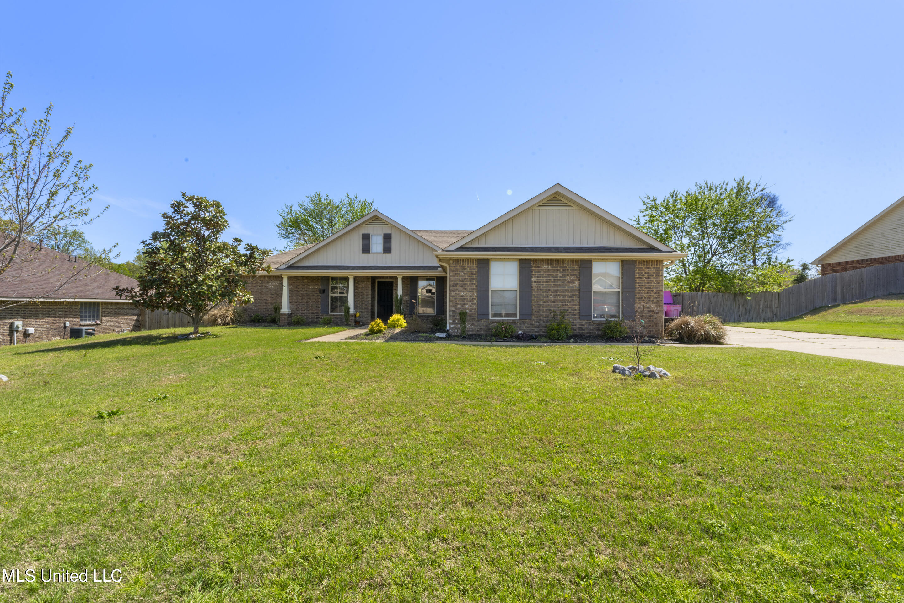 Brierfield Dr, Southaven, MS 38672