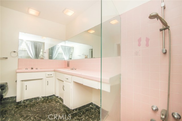 Huntington Park, California, 90255, United States, ,Residential,For Sale,1981517