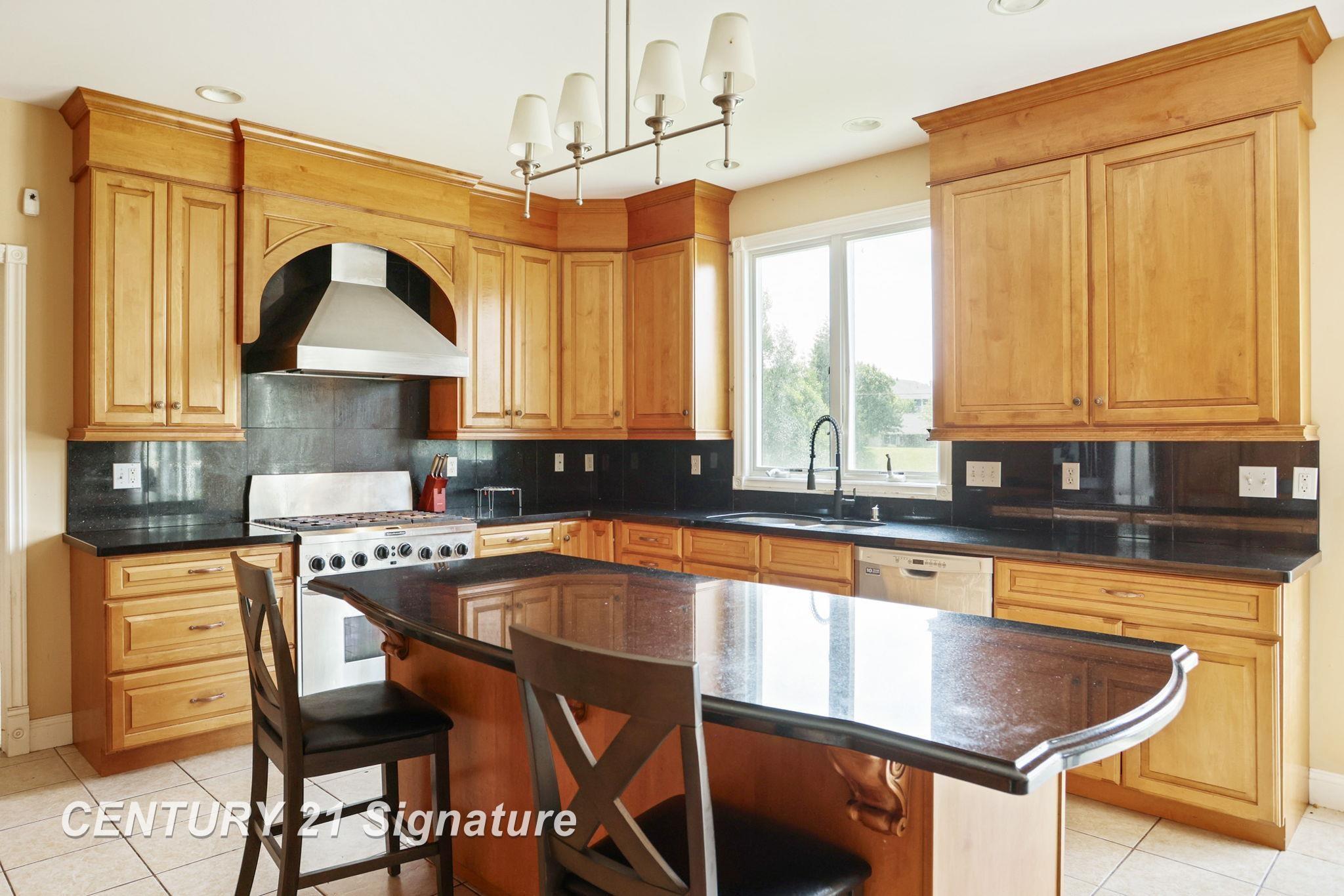 Saginaw, Michigan, 48603, United States, 4 Bedrooms Bedrooms, ,4 BathroomsBathrooms,Residential,For Sale,1920670