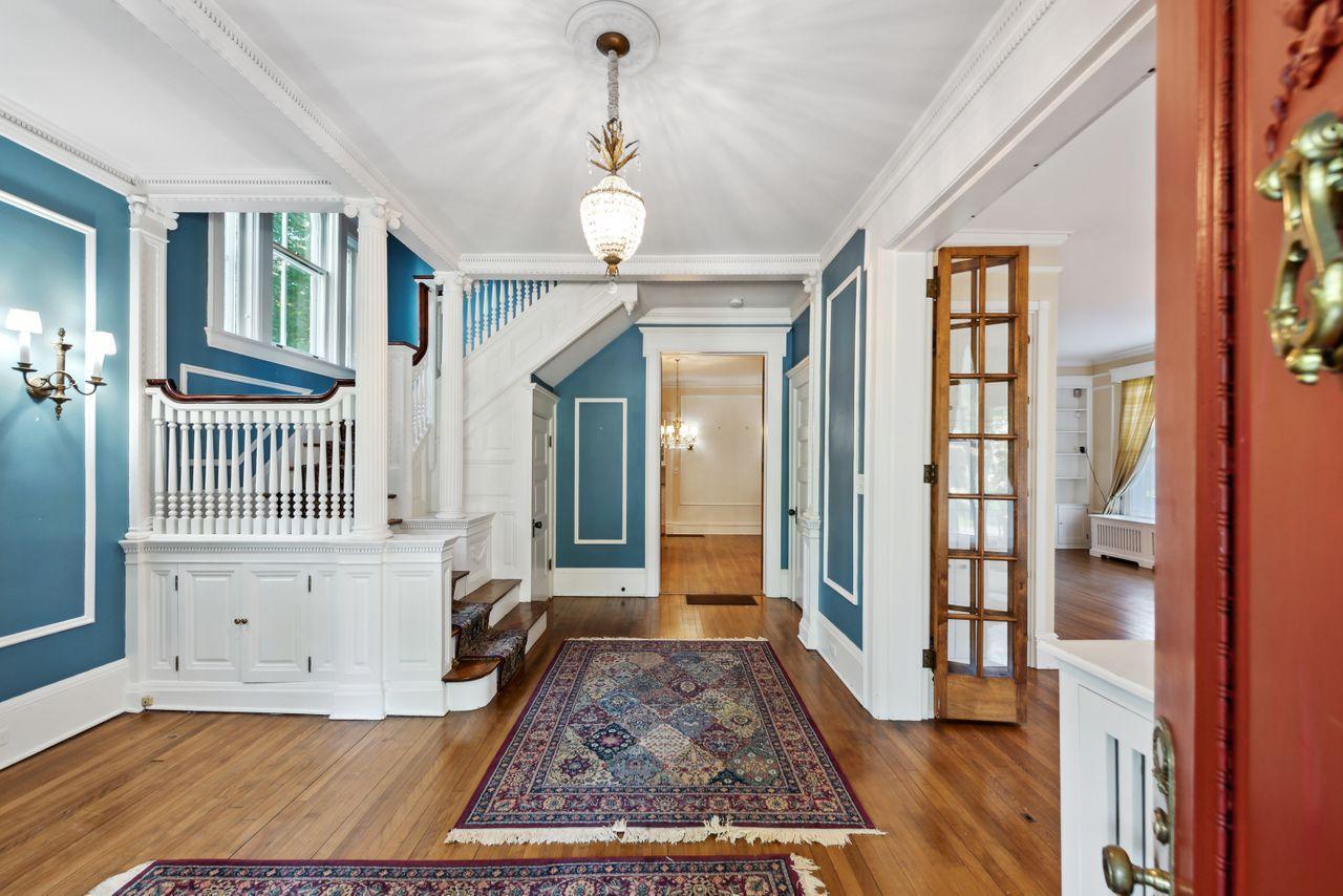 Saint Paul, Minnesota, 55102, United States, 4 Bedrooms Bedrooms, ,3 BathroomsBathrooms,Residential,For Sale,1994503