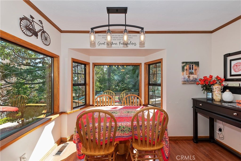 Lake Arrowhead, California, 92352, United States, 4 Bedrooms Bedrooms, ,3 BathroomsBathrooms,Residential,For Sale,1975175