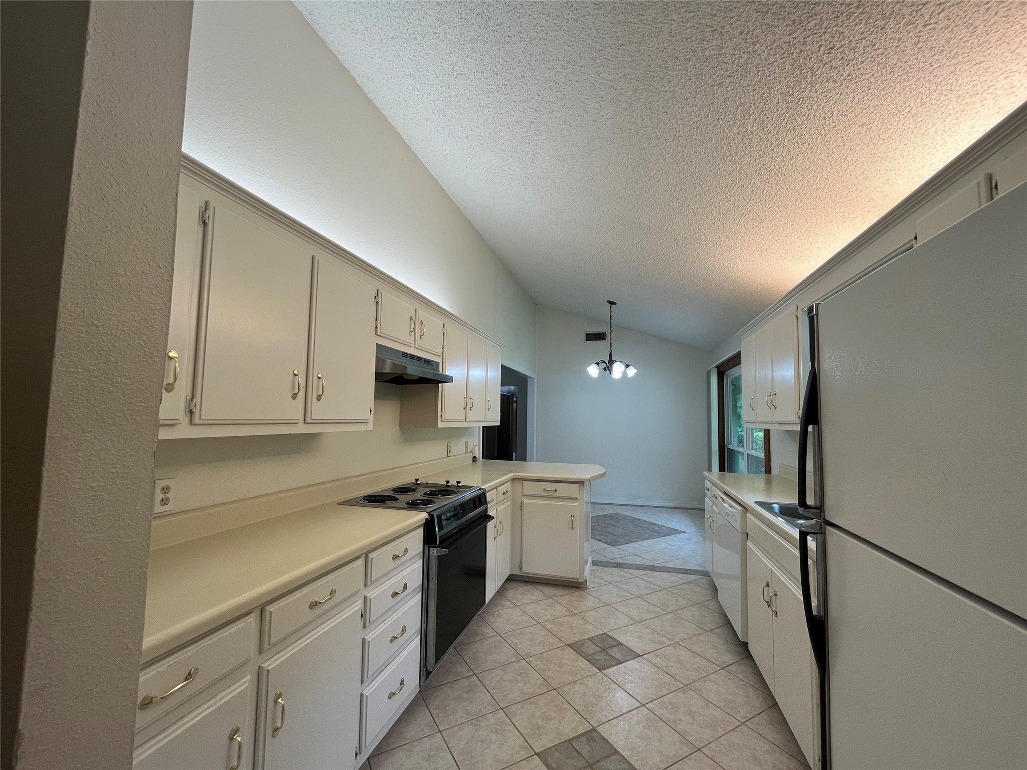 Pittsburg, Texas, 75686, United States, 3 Bedrooms Bedrooms, ,2 BathroomsBathrooms,Residential,For Sale,1850208