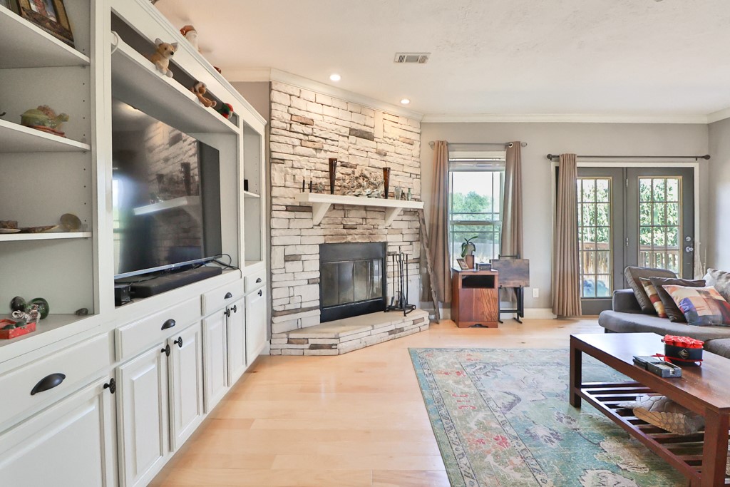 Lexington, Texas, 78947, United States, 4 Bedrooms Bedrooms, ,3 BathroomsBathrooms,Residential,For Sale,2002200