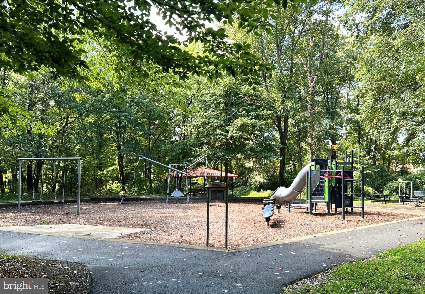 Annandale, Virginia, 22003, United States, 3 Bedrooms Bedrooms, ,4 BathroomsBathrooms,Residential,For Sale,2001924