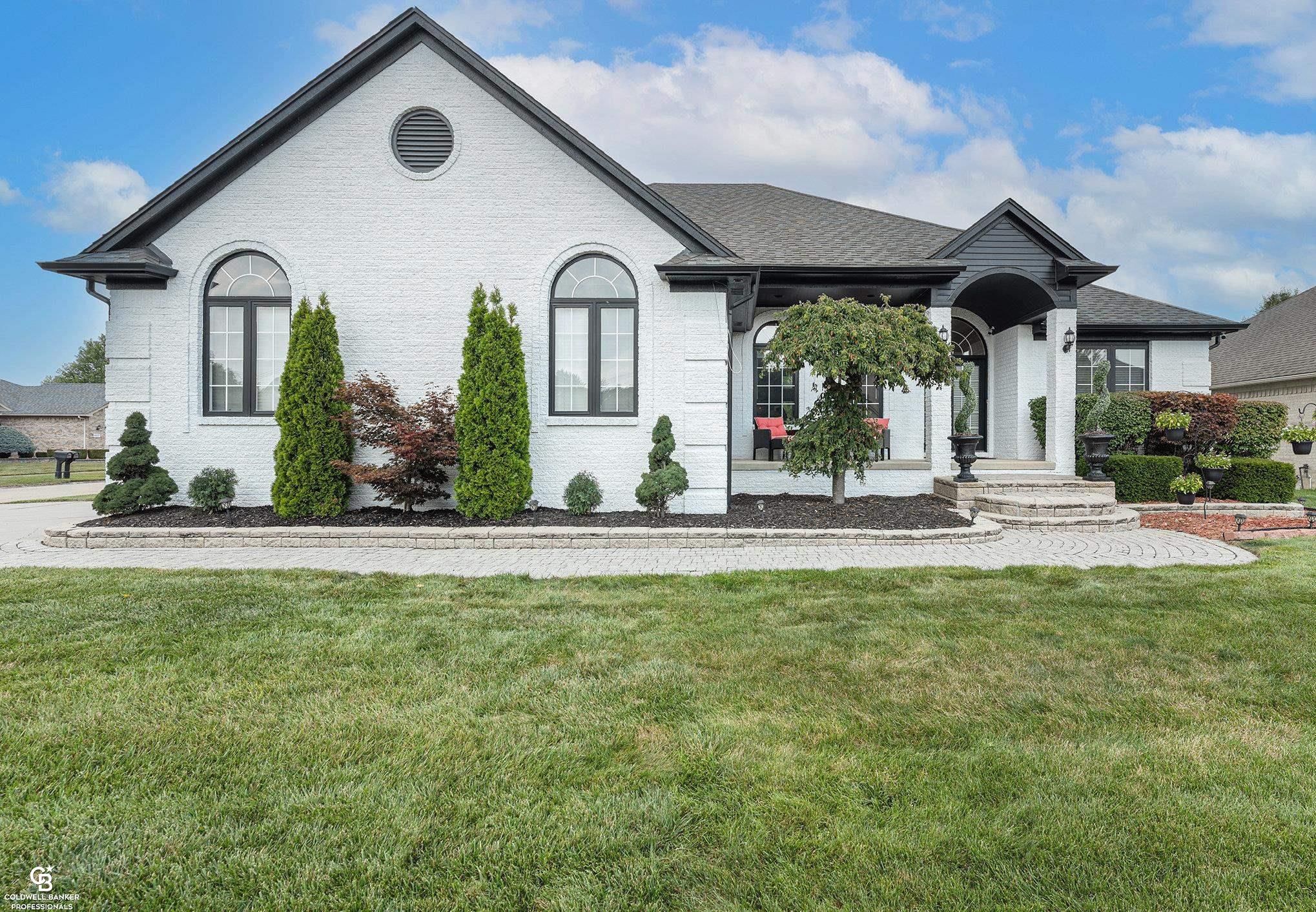 Macomb, Michigan, 48044, United States, 3 Bedrooms Bedrooms, ,3 BathroomsBathrooms,Residential,For Sale,1919570