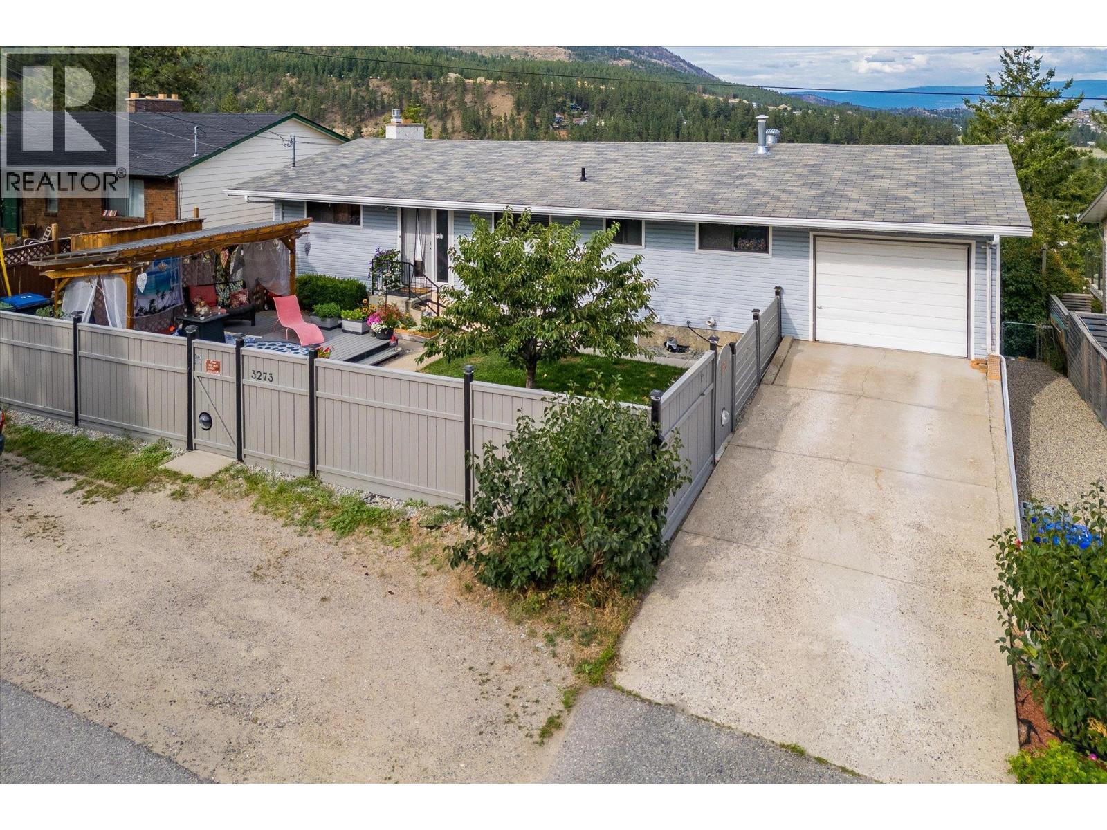 WEST KELOWNA, British Columbia, V4T 1A9, CA, 5 Bedrooms Bedrooms, ,2 BathroomsBathrooms,Residential,For Sale,1907472