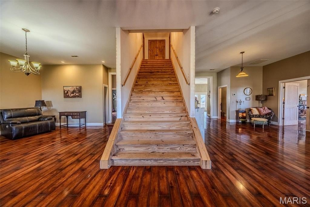 Lebanon, Missouri, 65536, United States, 4 Bedrooms Bedrooms, ,4 BathroomsBathrooms,Residential,For Sale,1976703