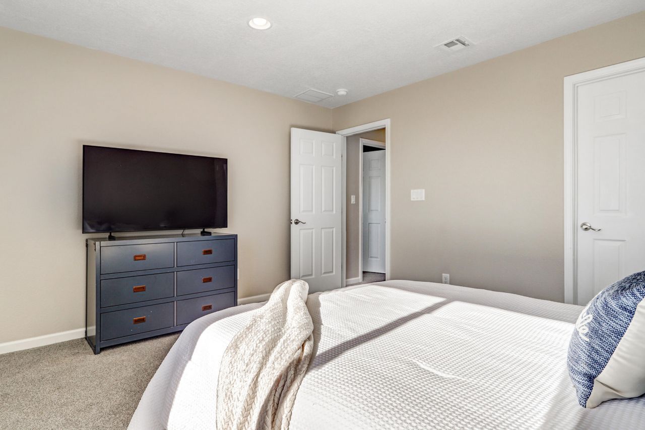 Rio Rancho, New Mexico, 87124, United States, 5 Bedrooms Bedrooms, ,4 BathroomsBathrooms,Residential,For Sale,2003162