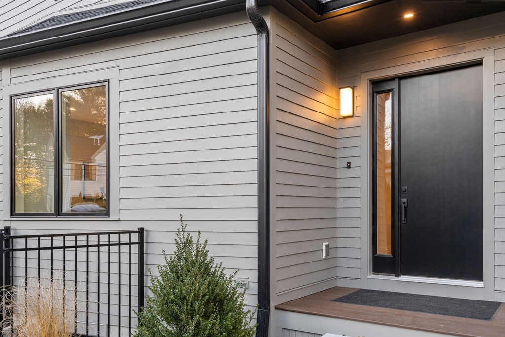 Newton, Massachusetts, 02461, United States, 5 Bedrooms Bedrooms, ,5 BathroomsBathrooms,Residential,For Sale,1995972