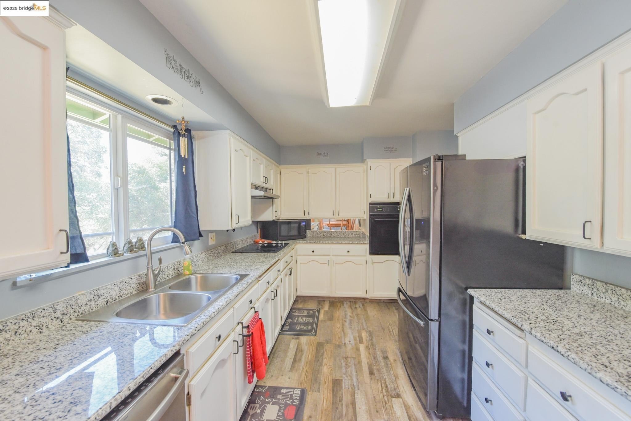 Sonora, California, 95370, United States, 4 Bedrooms Bedrooms, ,2 BathroomsBathrooms,Residential,For Sale,1917180