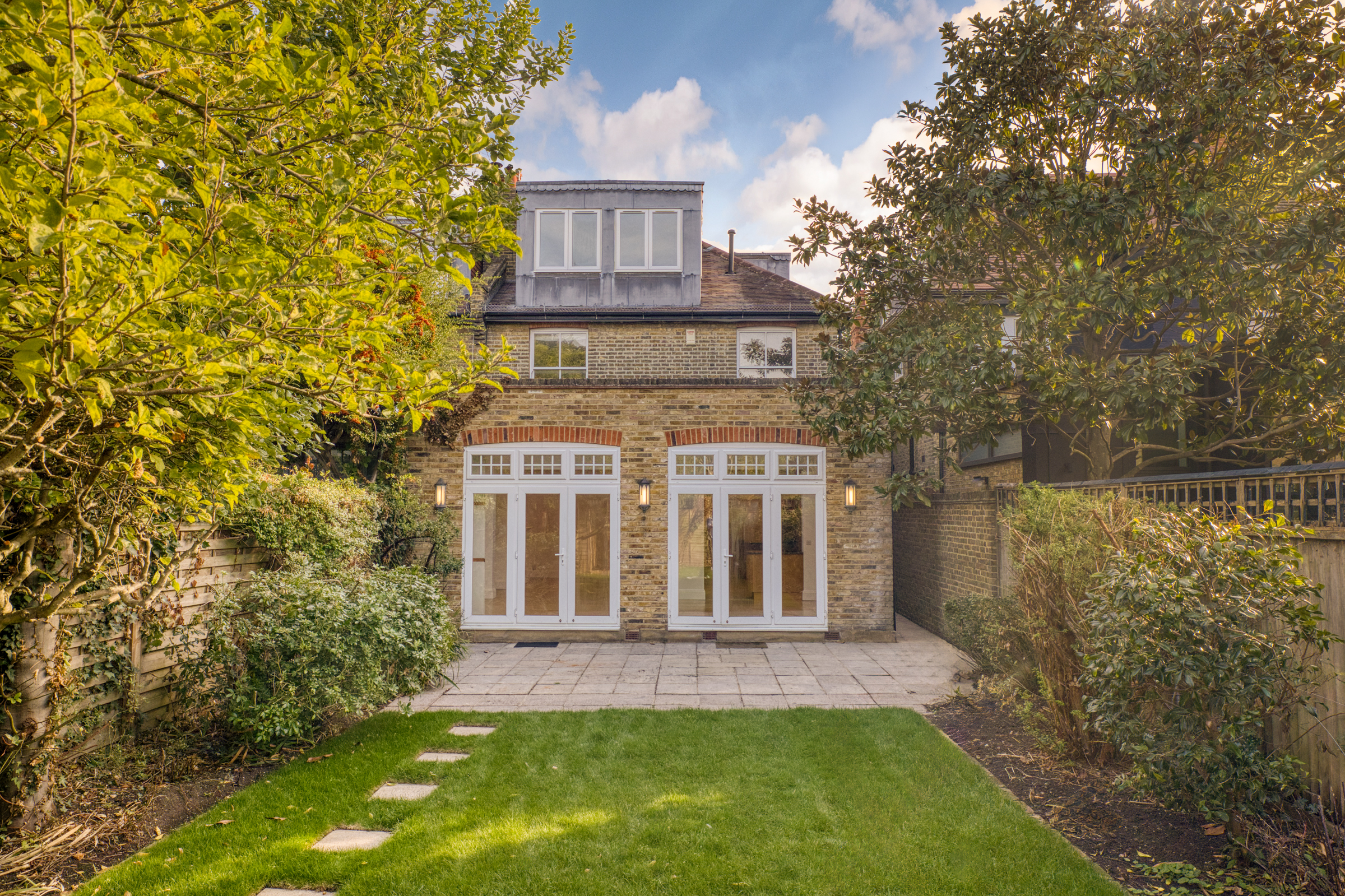  An Edwardian Family House with a West-Facing Garden on Hartswood Road - 物件實景