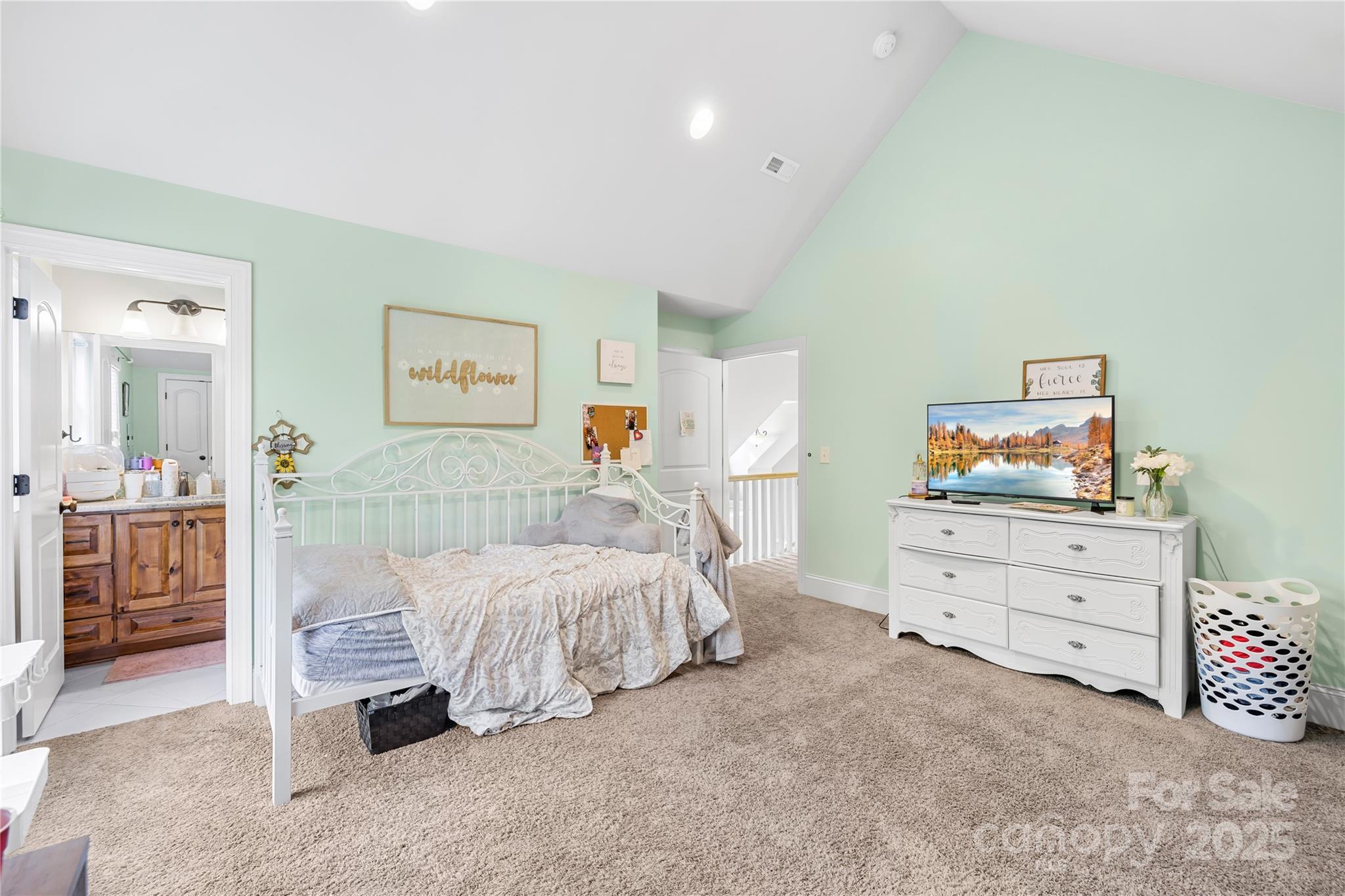 Shelby, North Carolina, 28150, United States, 3 Bedrooms Bedrooms, ,5 BathroomsBathrooms,Residential,For Sale,1777934
