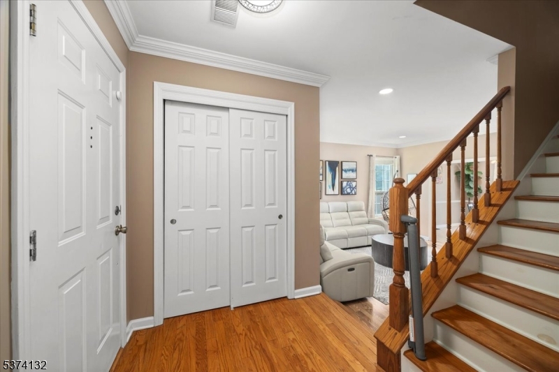 Branchburg Twp., New Jersey, 08876, United States, 3 Bedrooms Bedrooms, ,3 BathroomsBathrooms,Residential,For Sale,1903879