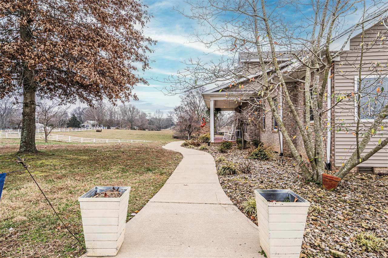 Scottsville, Kentucky, 42164, United States, 4 Bedrooms Bedrooms, ,4 BathroomsBathrooms,Residential,For Sale,2001662