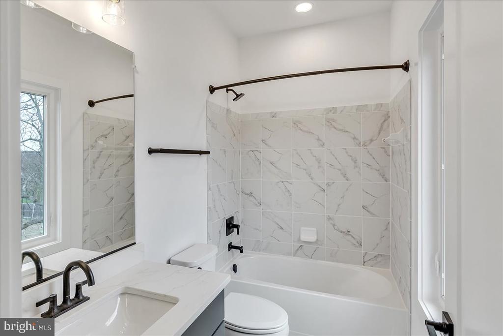 Oak Hill, Virginia, 20171, United States, 4 Bedrooms Bedrooms, ,6 BathroomsBathrooms,Residential,For Sale,2006195