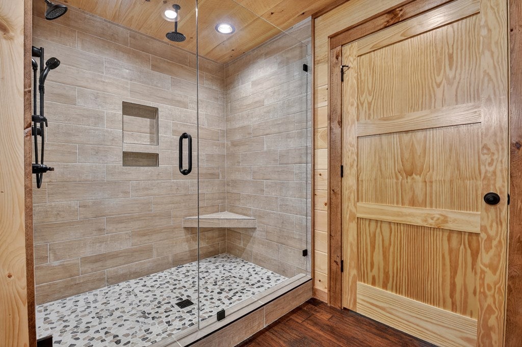Mineral Bluff, Georgia, 30559, United States, 4 Bedrooms Bedrooms, ,3 BathroomsBathrooms,Residential,For Sale,1953348