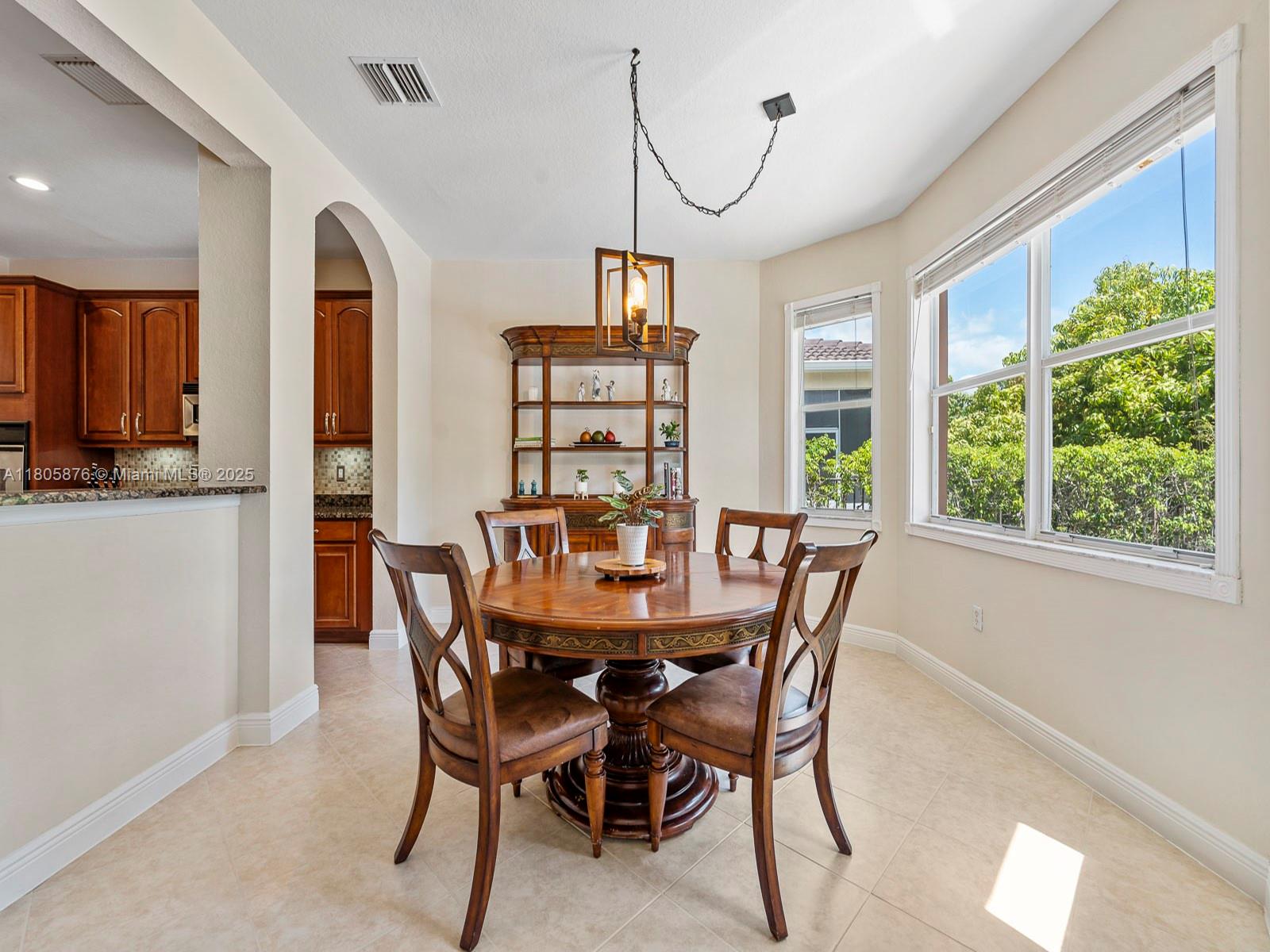 Weston, Florida, 33332, United States, 5 Bedrooms Bedrooms, ,5 BathroomsBathrooms,Residential,For Sale,1826480