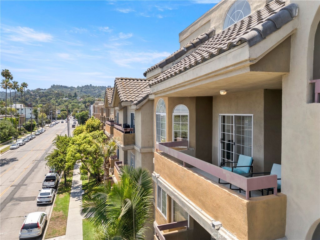 Sherman Oaks, California, 91423, United States, 2 Bedrooms Bedrooms, ,2 BathroomsBathrooms,Residential,For Sale,1708509