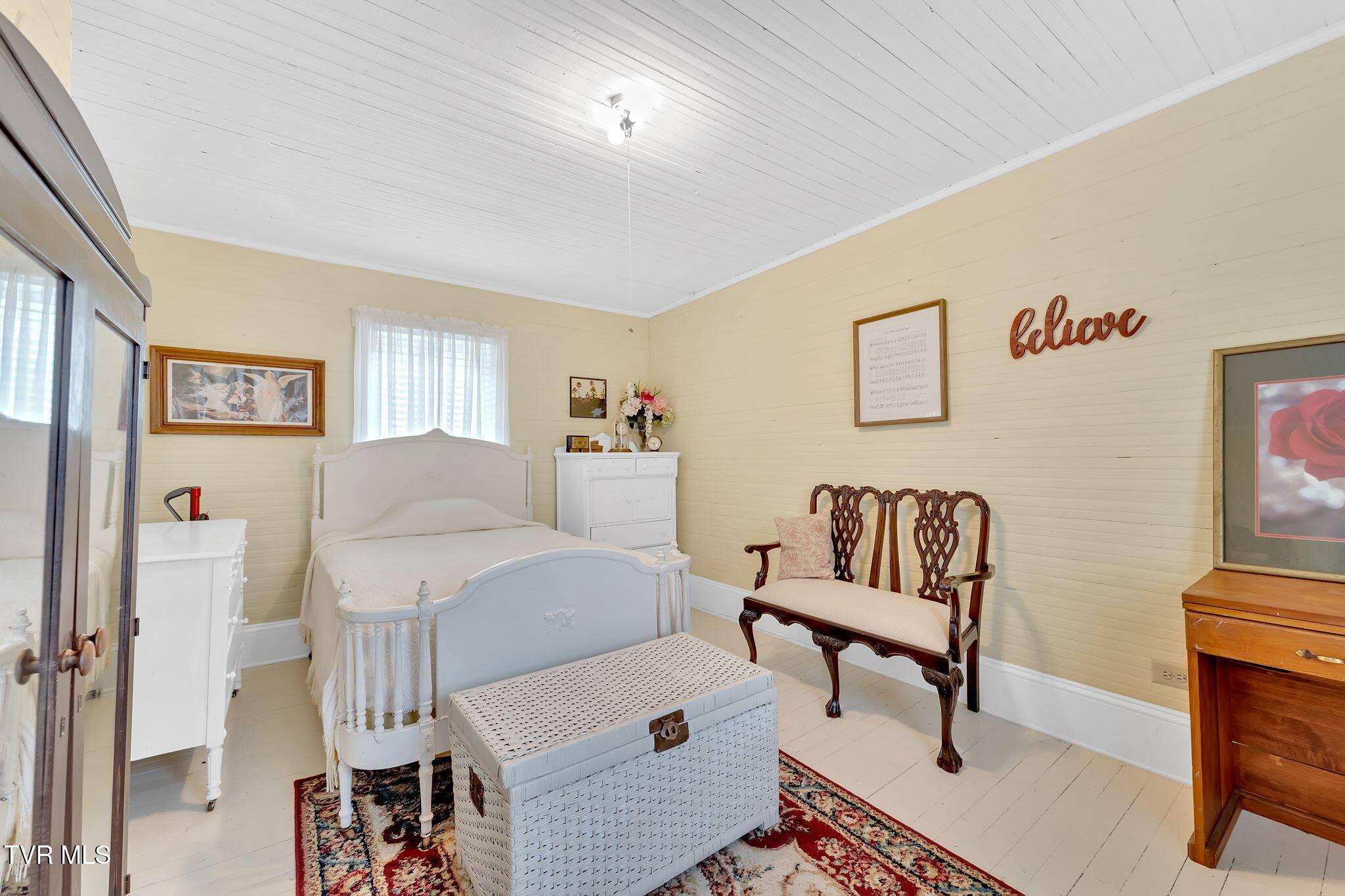 Roan Mountain, Tennessee, 37687, United States, 4 Bedrooms Bedrooms, ,2 BathroomsBathrooms,Residential,For Sale,2010992
