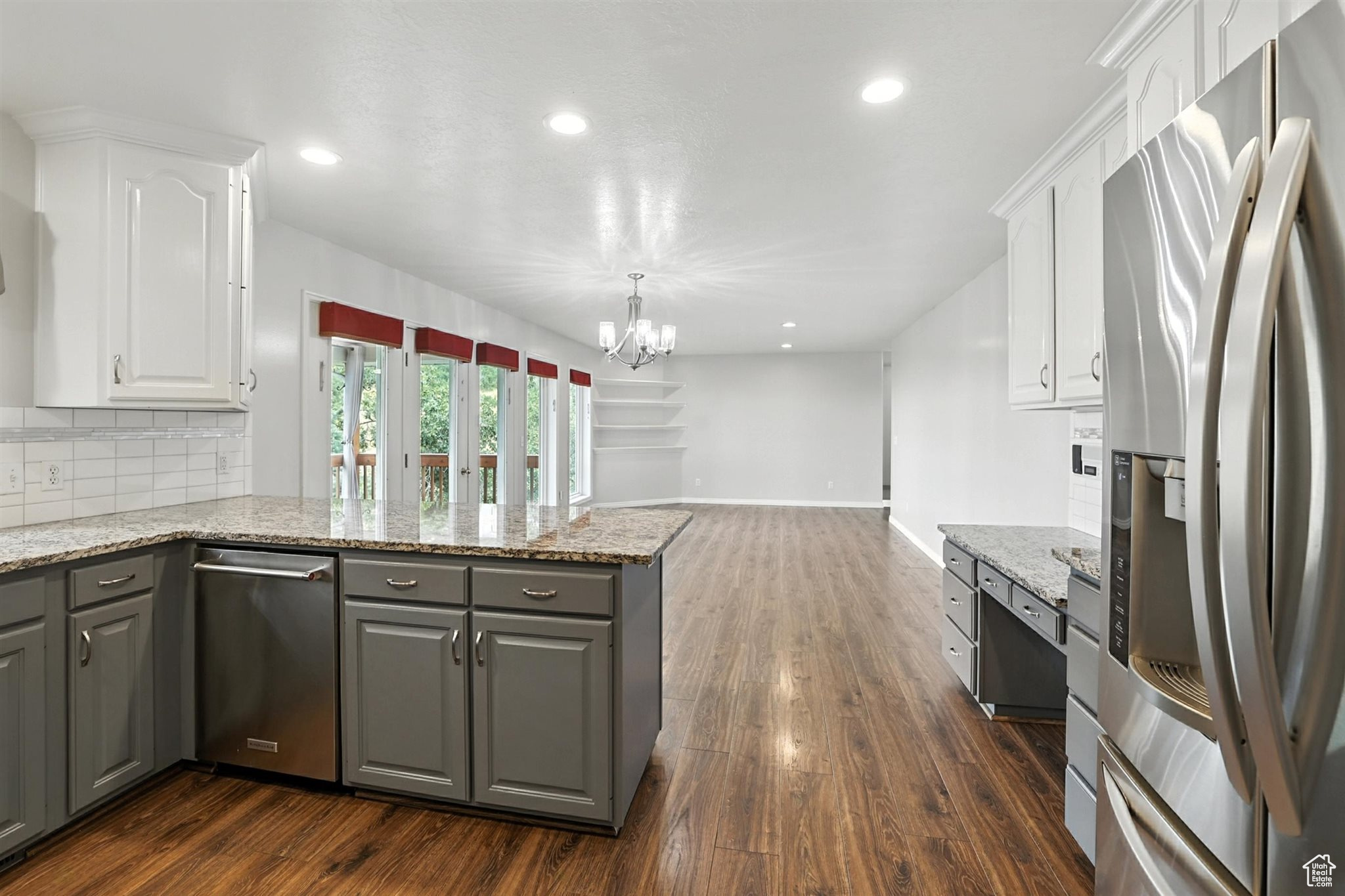Bountiful, Utah, 84010, United States, 5 Bedrooms Bedrooms, ,4 BathroomsBathrooms,Residential,For Sale,1926219