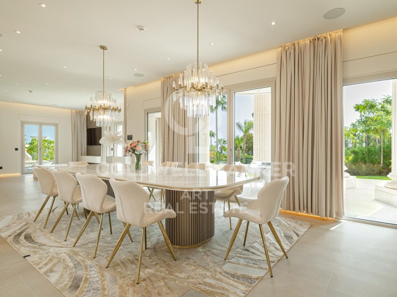 Marbella, Andalusia, ES, 5 Bedrooms Bedrooms, ,6 BathroomsBathrooms,Residential,For Sale,1902112