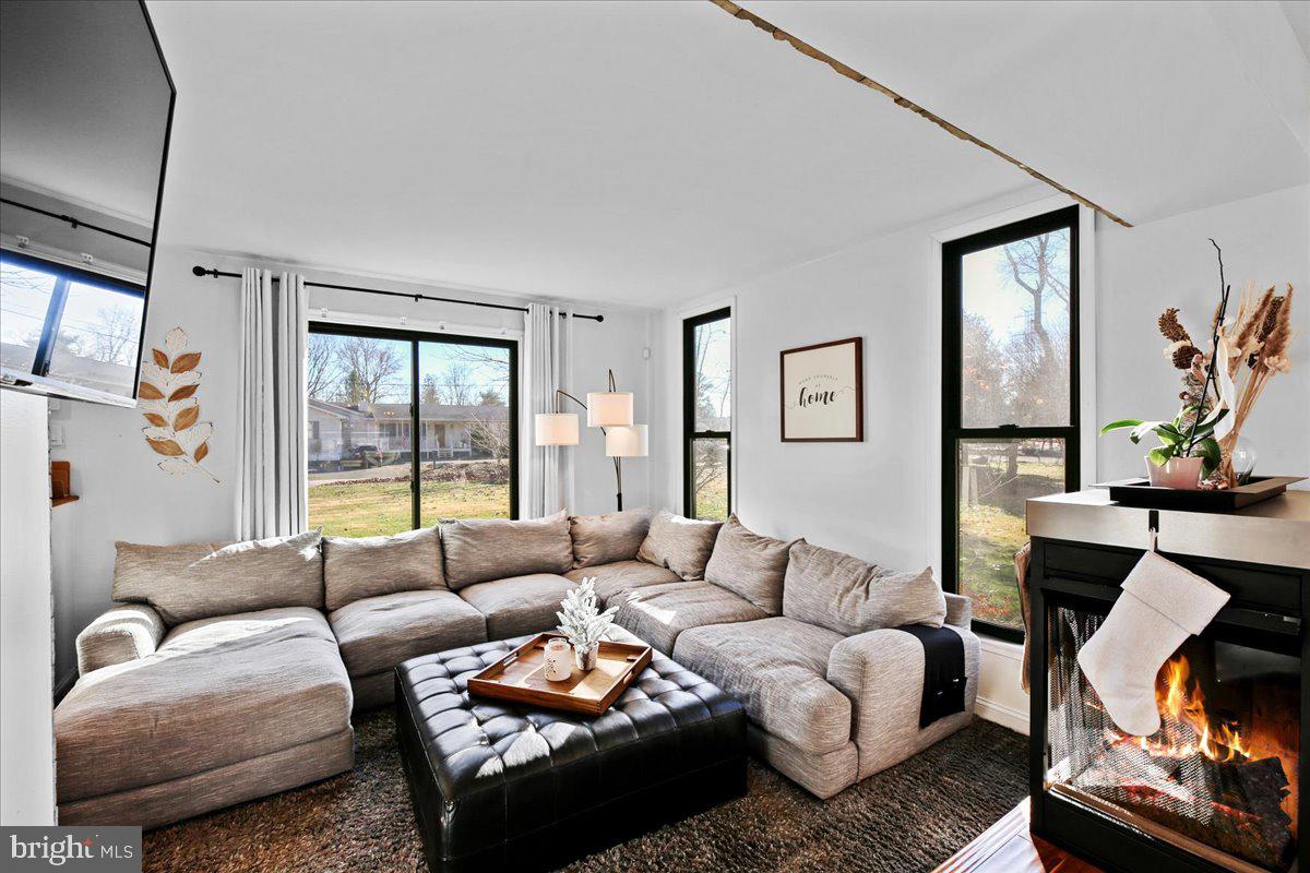 VOORHEES, New Jersey, 08043, United States, 3 Bedrooms Bedrooms, ,3 BathroomsBathrooms,Residential,For Sale,2002864