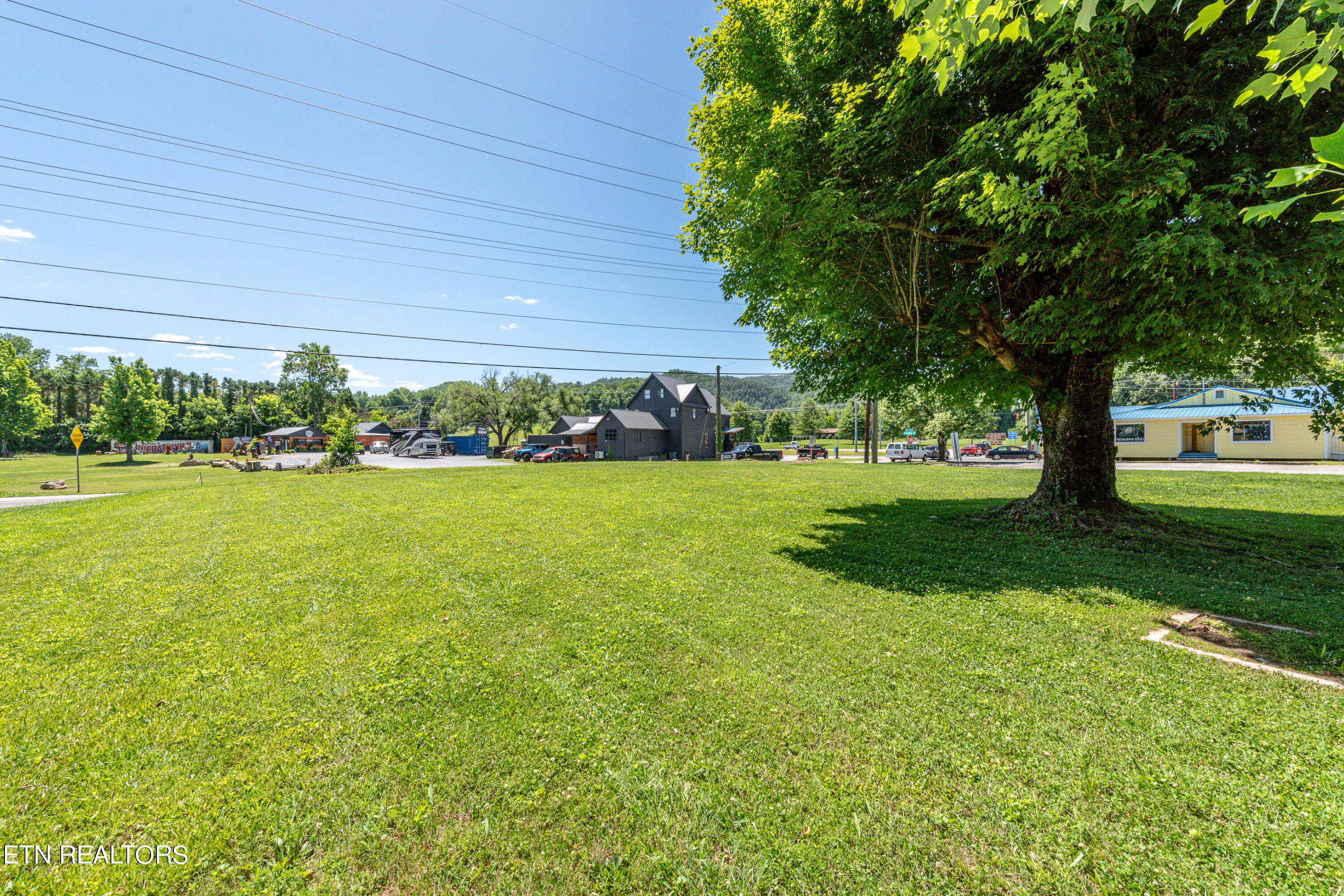 Townsend, Tennessee, 37882, United States, 3 Bedrooms Bedrooms, ,2 BathroomsBathrooms,Residential,For Sale,1984041