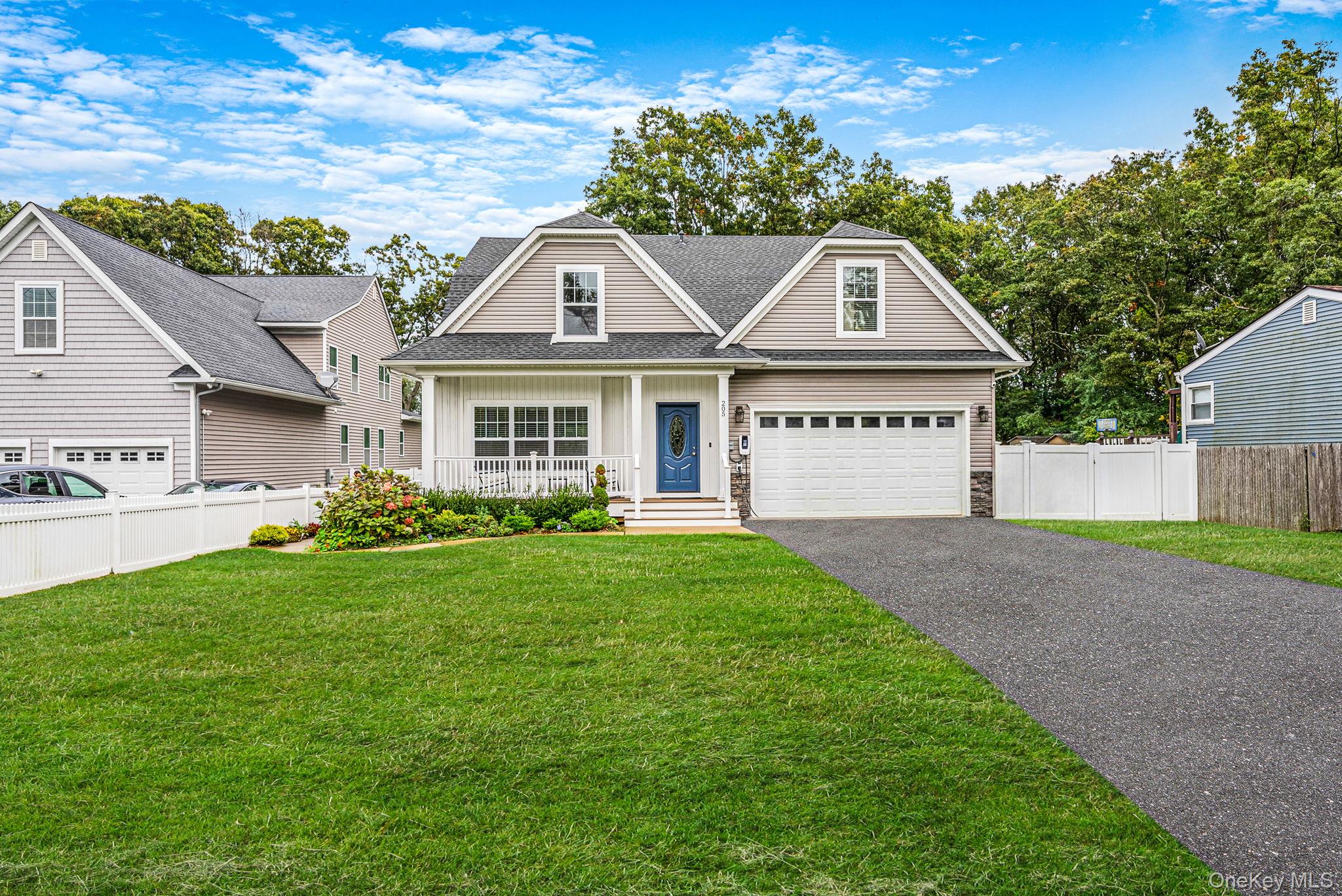Kohr Rd, Smithtown, NY 11787