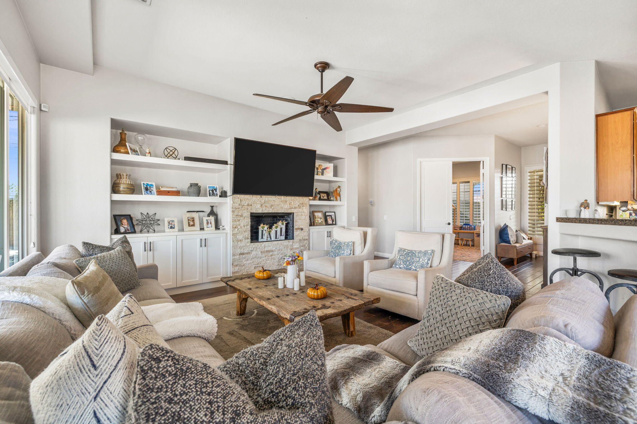 La Quinta, California, 92253, United States, 5 Bedrooms Bedrooms, ,3 BathroomsBathrooms,Residential,For Sale,1998389