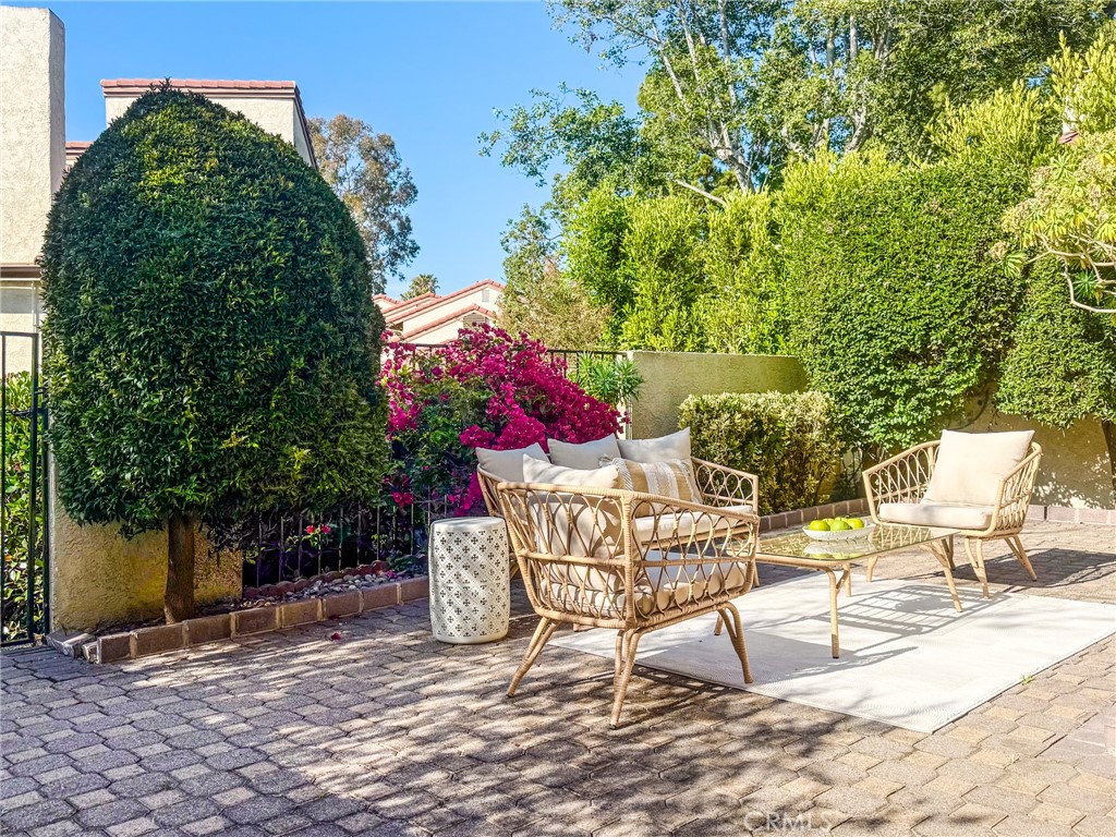 Huntington Beach, California, 92646, United States, 4 Bedrooms Bedrooms, ,3 BathroomsBathrooms,Residential,For Sale,1906442