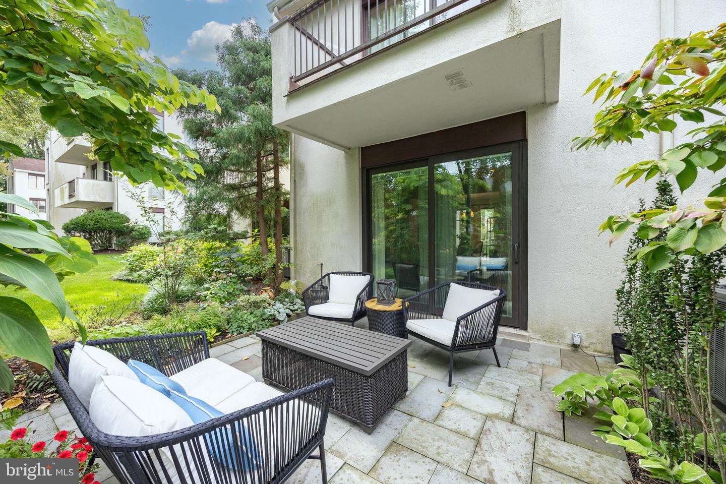 DEVON, Pennsylvania, 19333, United States, 2 Bedrooms Bedrooms, ,3 BathroomsBathrooms,Residential,For Sale,1980248